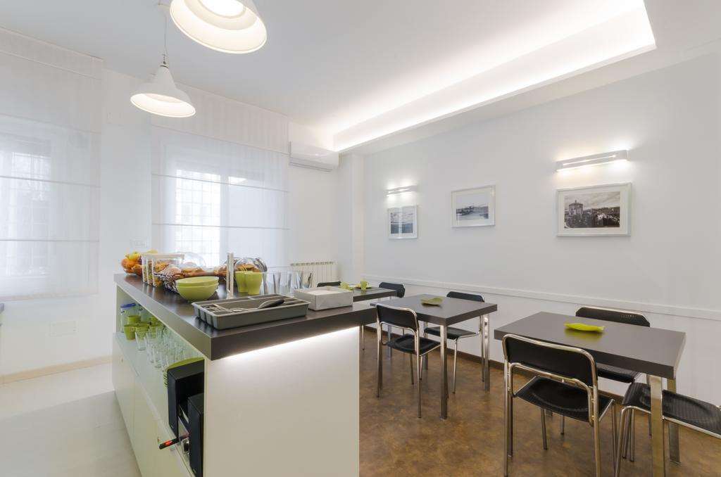 Le Stanze Sul Corso Bed & Breakfast Пескара Ресторант снимка